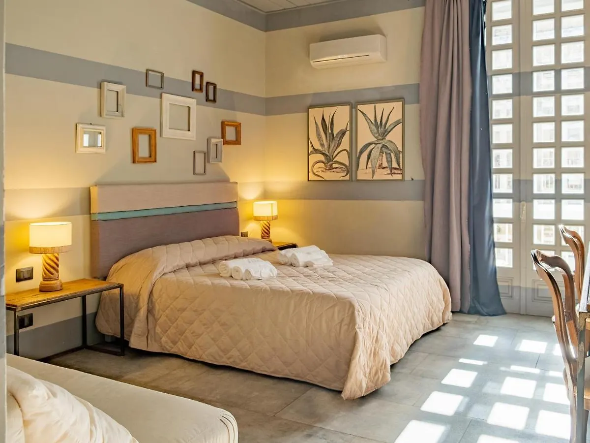 Design 4 Rooms Syracuse 3*,  Italie