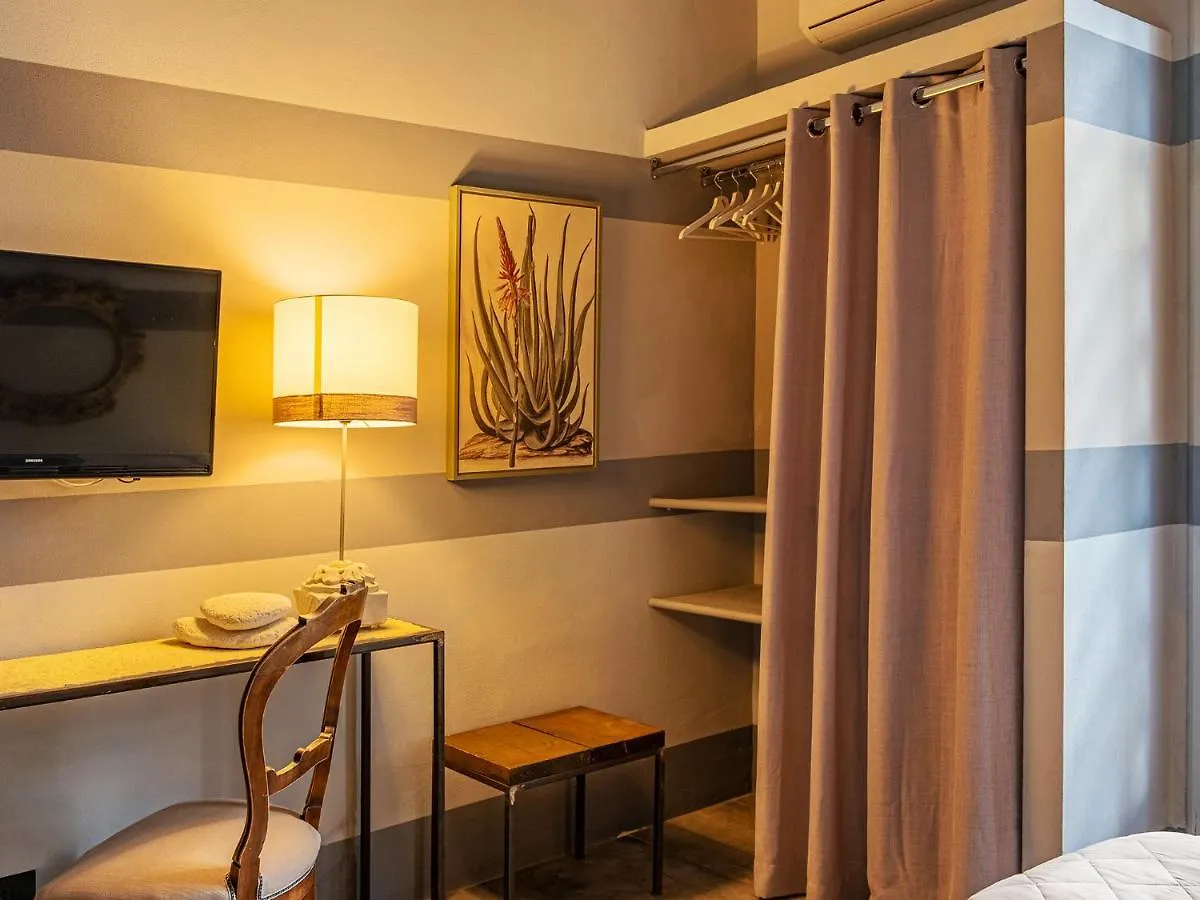 Design 4 Rooms Syracuse 3*,