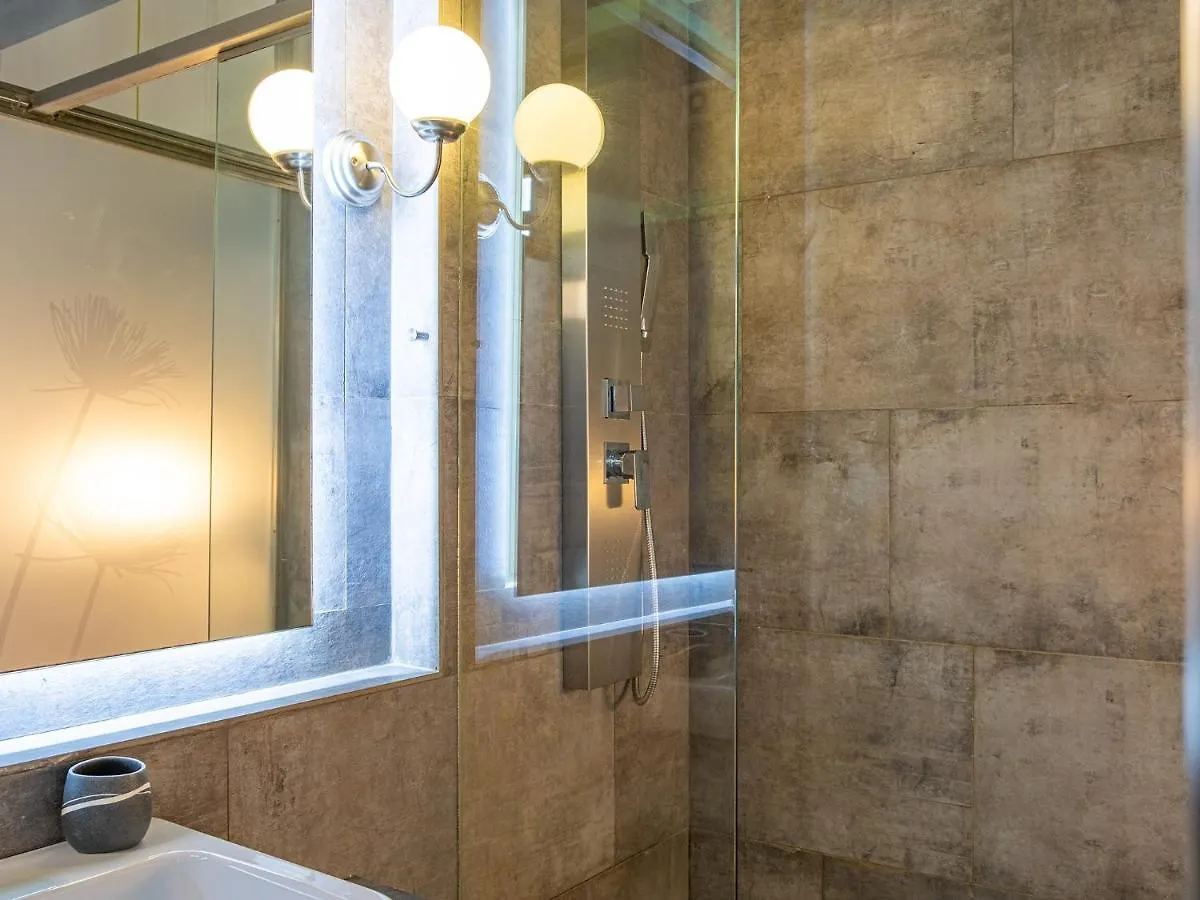 Design 4 Rooms Syracuse 3*,  Italie