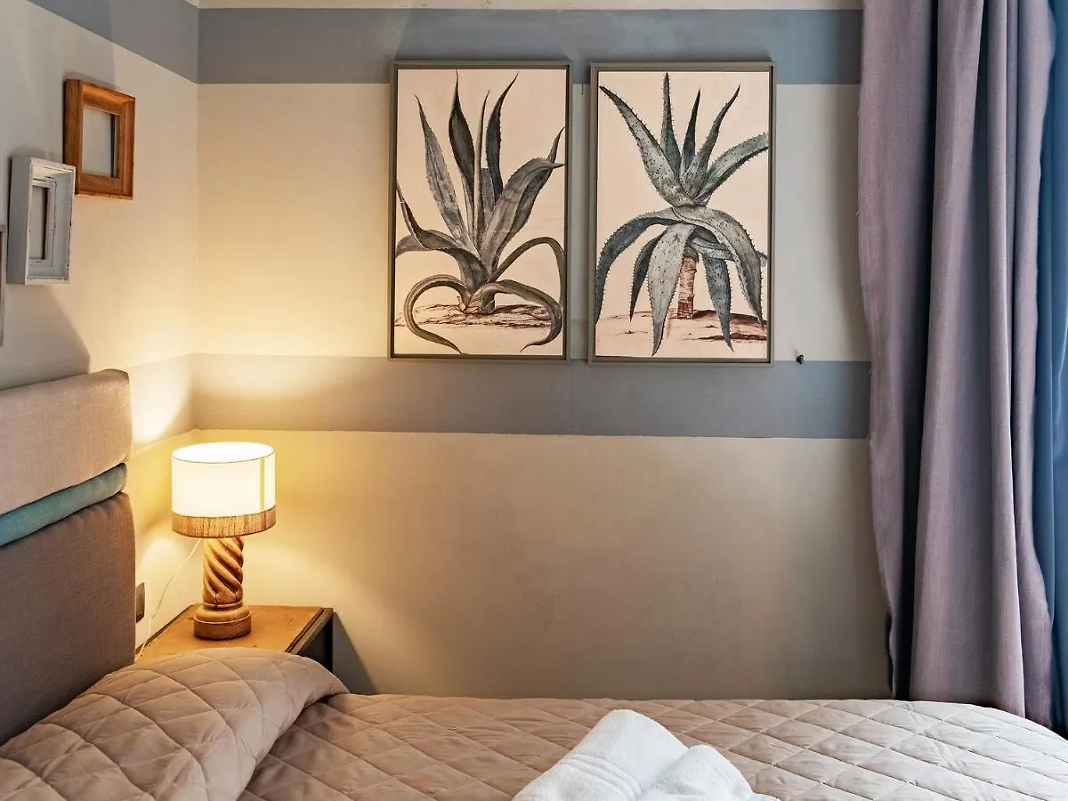 Design 4 Rooms Syracuse 3*,  Italie