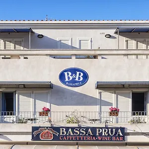 Bassa Prua , Palau Italia